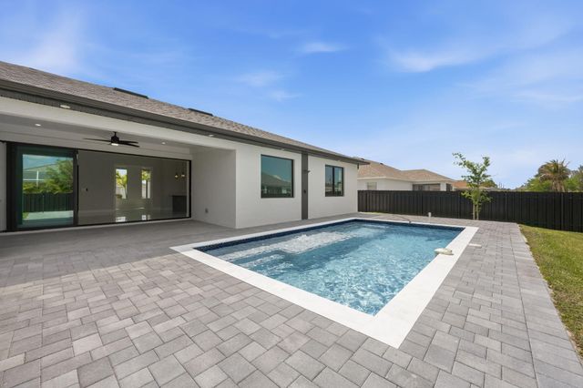2015 NW 21st Street, Cape Coral, FL 33993