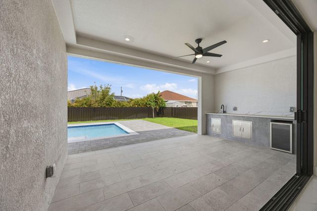 2015 NW 21st Street, Cape Coral, FL 33993