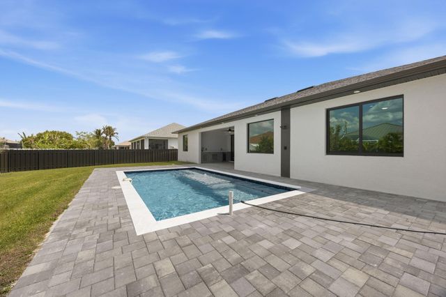 2015 NW 21st Street, Cape Coral, FL 33993