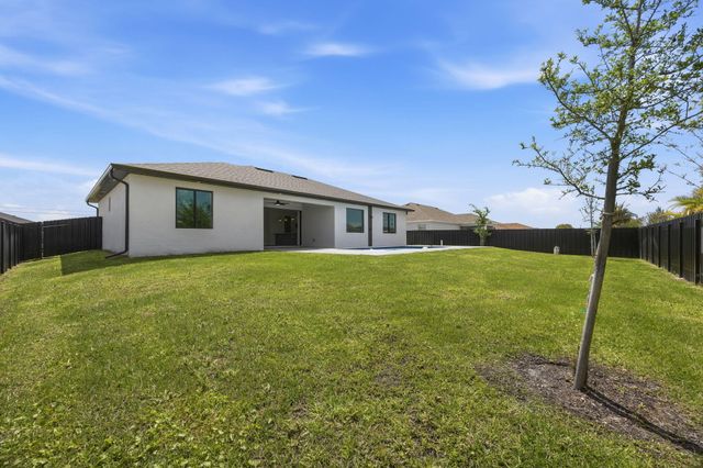 2015 NW 21st Street, Cape Coral, FL 33993