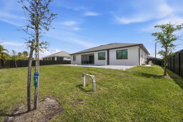 2015 NW 21st Street, Cape Coral, FL 33993