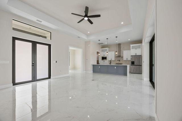 2015 NW 21st Street, Cape Coral, FL 33993