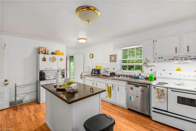 4733 Eastwin Drive, Winston-salem, NC 27104