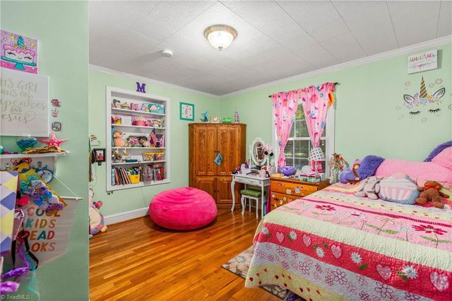 4733 Eastwin Drive, Winston-salem, NC 27104