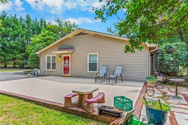 4733 Eastwin Drive, Winston-salem, NC 27104