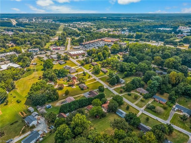 4733 Eastwin Drive, Winston-salem, NC 27104