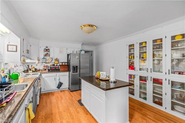 4733 Eastwin Drive, Winston-salem, NC 27104