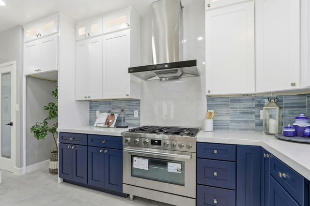 2121 Francis Avenue, Santa Clara, CA 95051