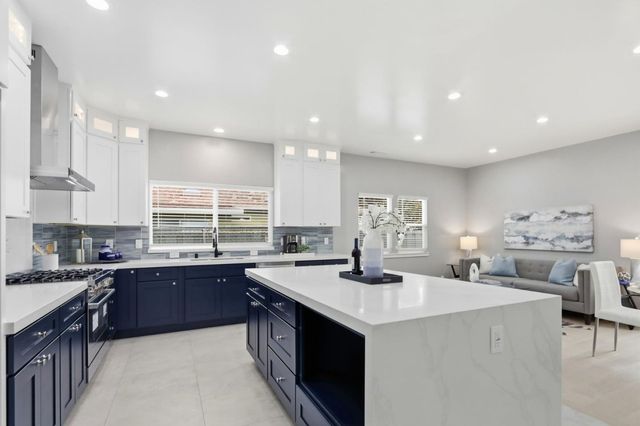 2121 Francis Avenue, Santa Clara, CA 95051