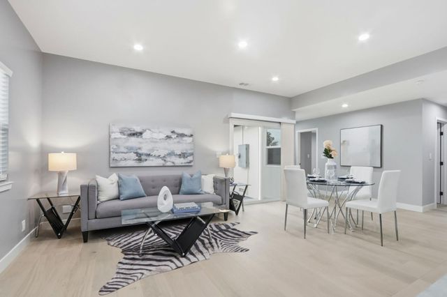 2121 Francis Avenue, Santa Clara, CA 95051