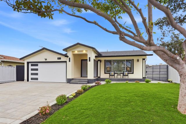 2121 Francis Avenue, Santa Clara, CA 95051