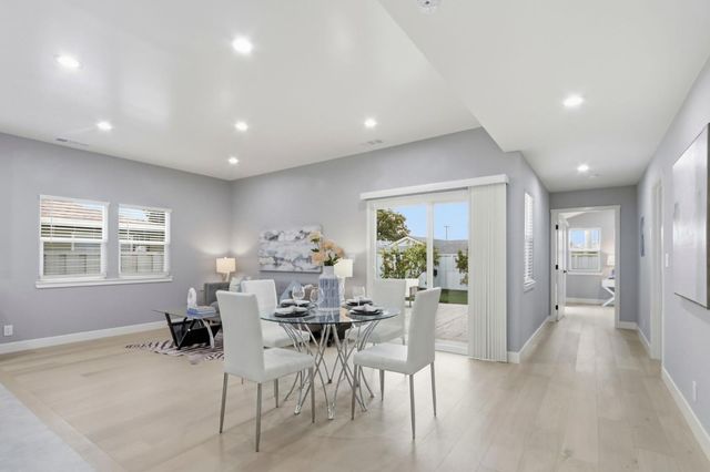 2121 Francis Avenue, Santa Clara, CA 95051