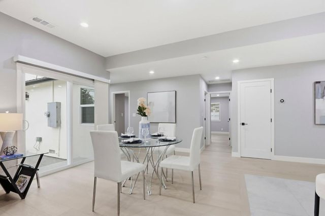 2121 Francis Avenue, Santa Clara, CA 95051