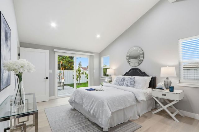 2121 Francis Avenue, Santa Clara, CA 95051