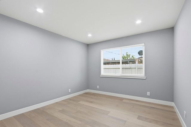 2121 Francis Avenue, Santa Clara, CA 95051