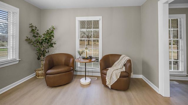 8295 FARMINGTON BLVD, Germantown, TN 38139