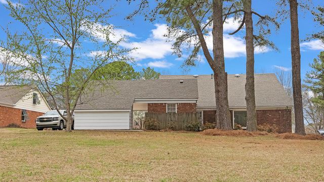 8295 FARMINGTON BLVD, Germantown, TN 38139