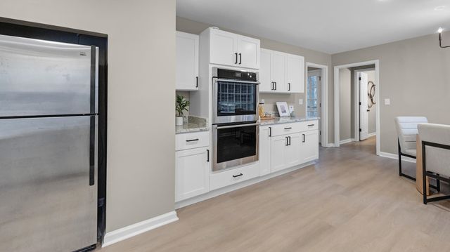 8295 FARMINGTON BLVD, Germantown, TN 38139