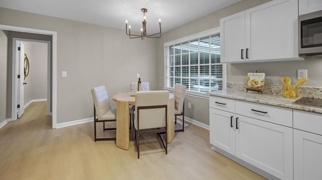 8295 FARMINGTON BLVD, Germantown, TN 38139