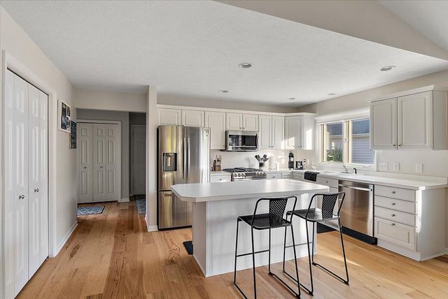 7820 Oakmont Court NE, Rockford, MI 49341