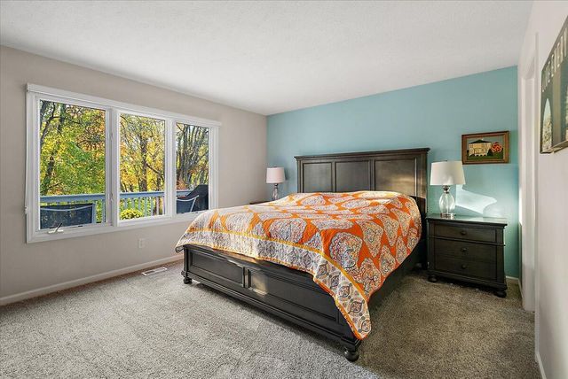 7820 Oakmont Court NE, Rockford, MI 49341