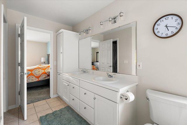 7820 Oakmont Court NE, Rockford, MI 49341