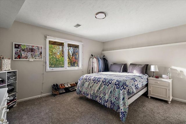 7820 Oakmont Court NE, Rockford, MI 49341