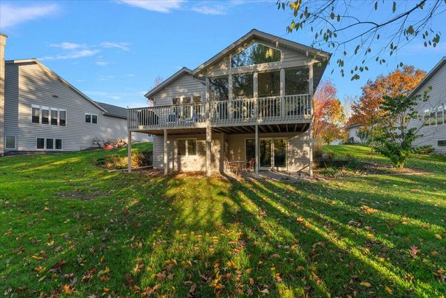 7820 Oakmont Court NE, Rockford, MI 49341