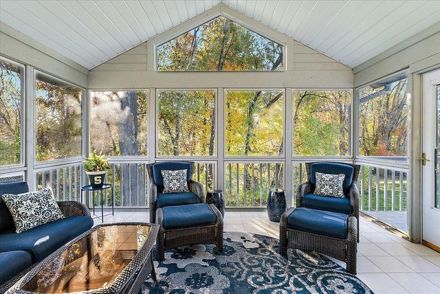 7820 Oakmont Court NE, Rockford, MI 49341