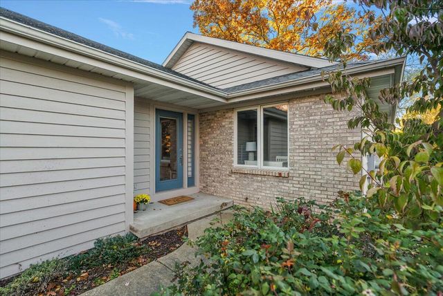 7820 Oakmont Court NE, Rockford, MI 49341