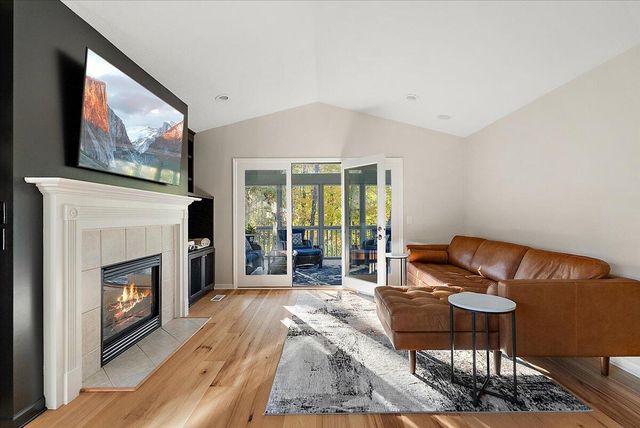 7820 Oakmont Court NE, Rockford, MI 49341