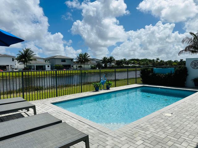 8537 Apple Falls Lane, Boca Raton, FL 33496