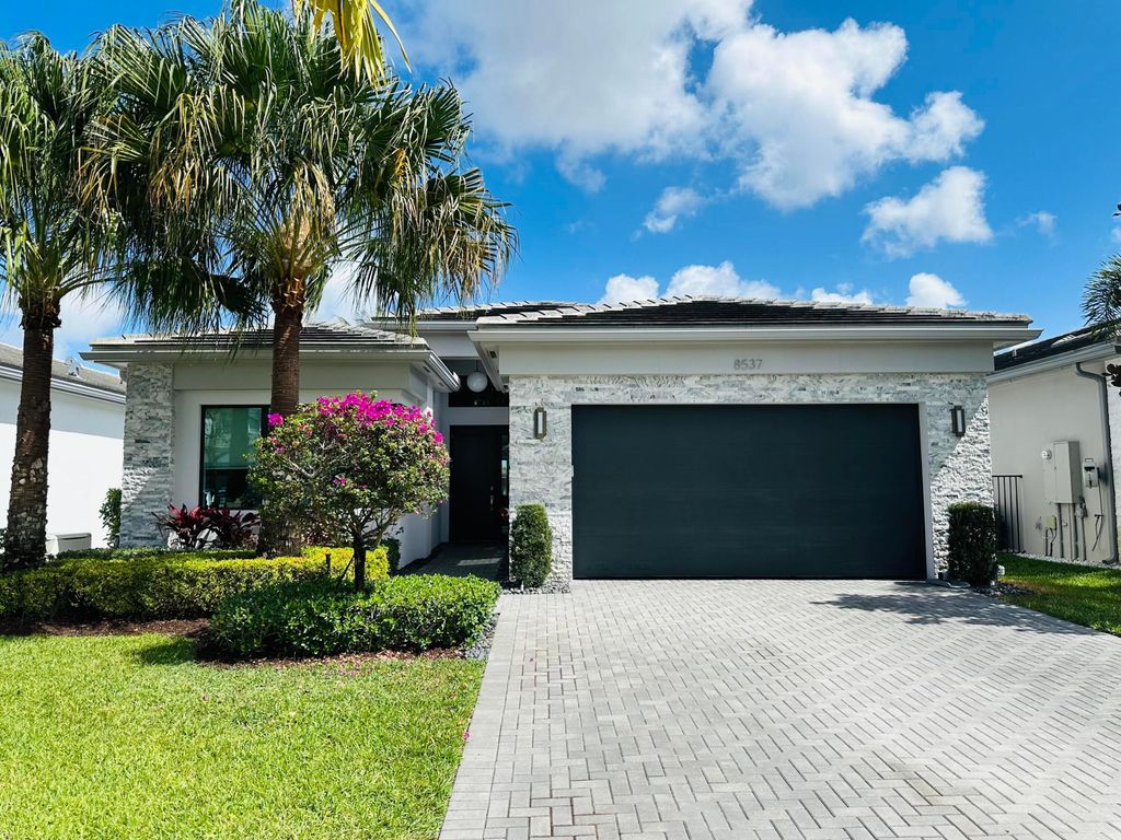 8537 Apple Falls Lane, Boca Raton, FL 33496