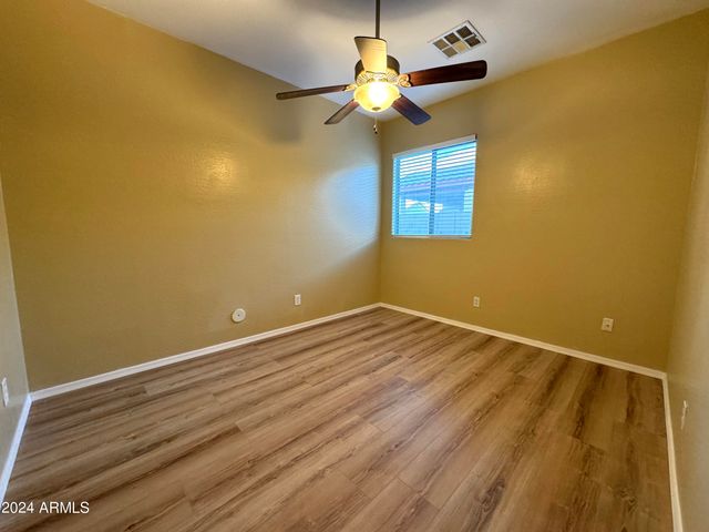 2524 W FAWN Drive, Phoenix, AZ 85041