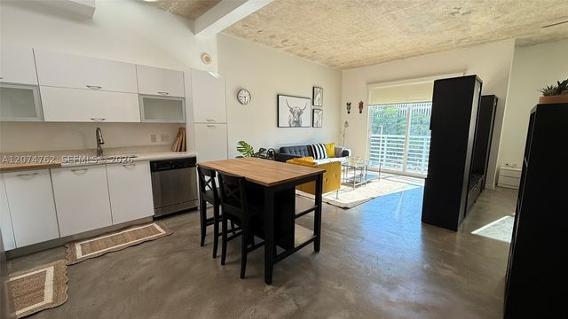 234 NE 3rd St 405, Miami, FL 33132