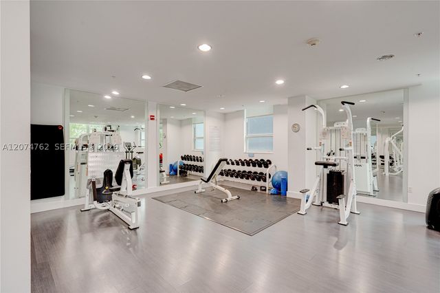 234 NE 3rd St 405, Miami, FL 33132