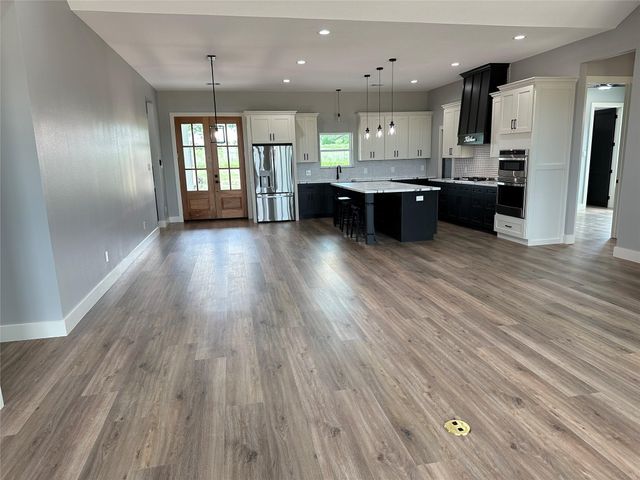 3880 Hranicky Rd, Schulenburg, TX 78956