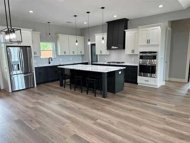 3880 Hranicky Rd, Schulenburg, TX 78956