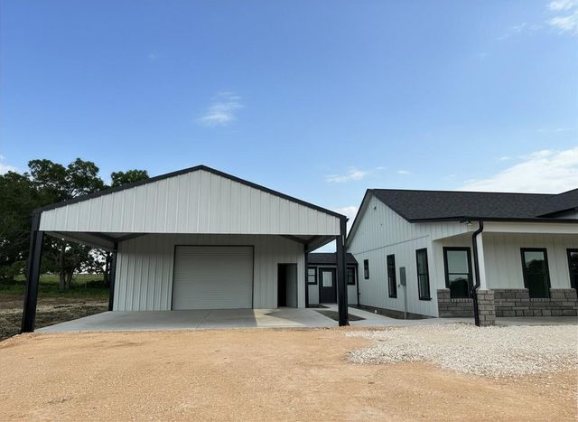 3880 Hranicky Rd, Schulenburg, TX 78956