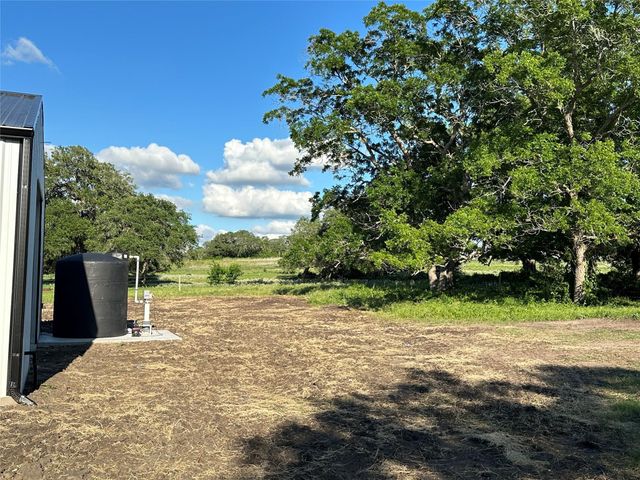 3880 Hranicky Rd, Schulenburg, TX 78956