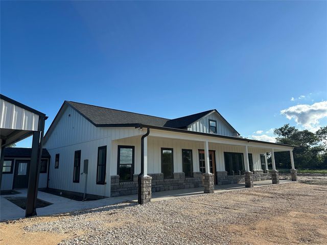 3880 Hranicky Rd, Schulenburg, TX 78956