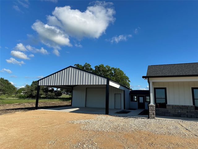 3880 Hranicky Rd, Schulenburg, TX 78956