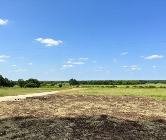 3880 Hranicky Rd, Schulenburg, TX 78956
