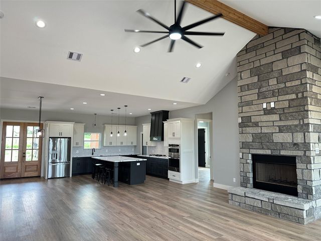 3880 Hranicky Rd, Schulenburg, TX 78956