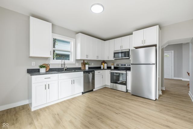 122 S 3rd Avenue, Beech Grove, IN 46107