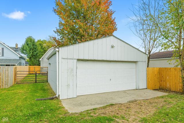 122 S 3rd Avenue, Beech Grove, IN 46107