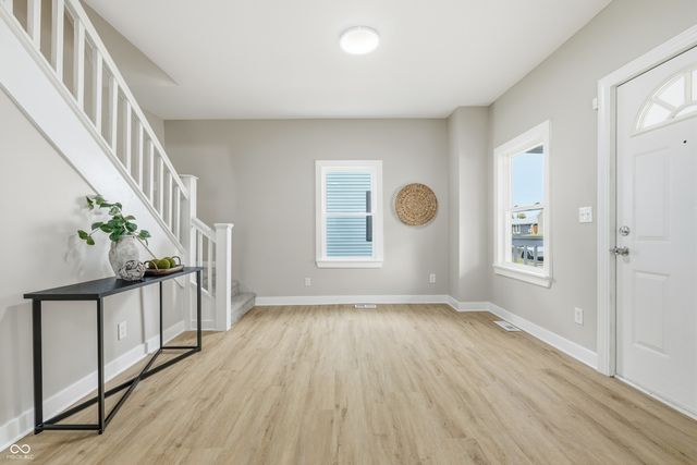 122 S 3rd Avenue, Beech Grove, IN 46107