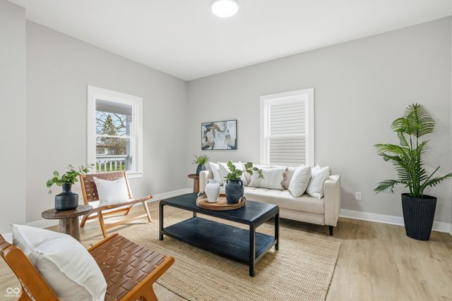 122 S 3rd Avenue, Beech Grove, IN 46107