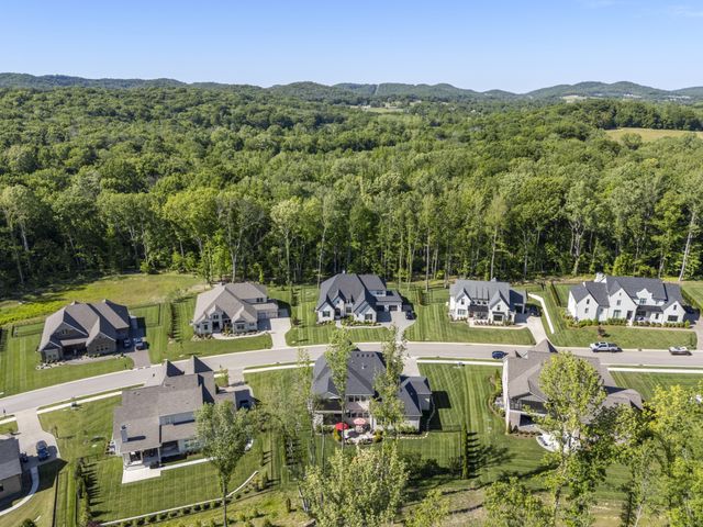 4712 Majestic Meadows Dr, Arrington, TN 37014