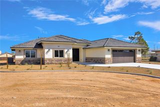 21960 Ramona, Apple Valley, CA 92307